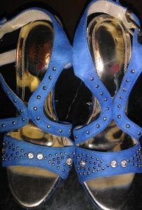 Sexy Rocus Blue studded rhinestone heels size 6.5